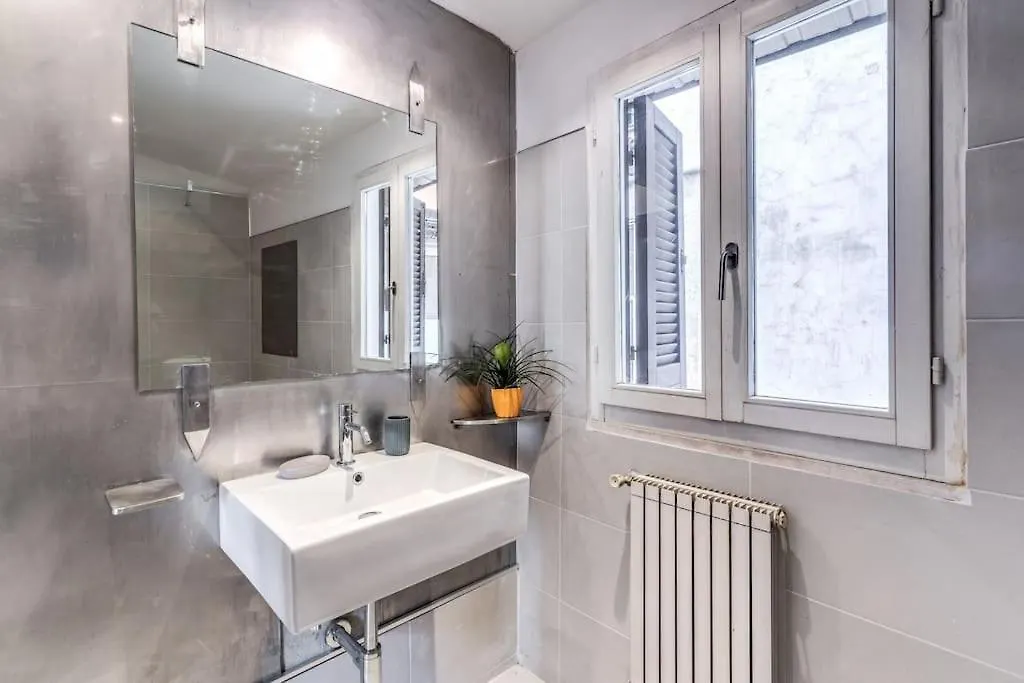 Trastevere At Piazza Giuditta Arcuati Suite Rome Apartment