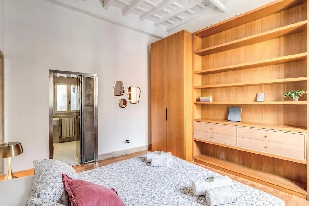 Trastevere At Piazza Giuditta Arcuati Suite Rome