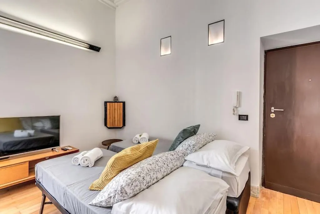 Trastevere At Piazza Giuditta Arcuati Suite Rome Italy